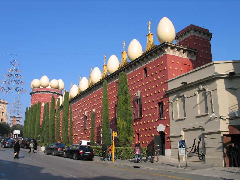 Photo: Museo Dalí y Casco Antiguo de Girona
